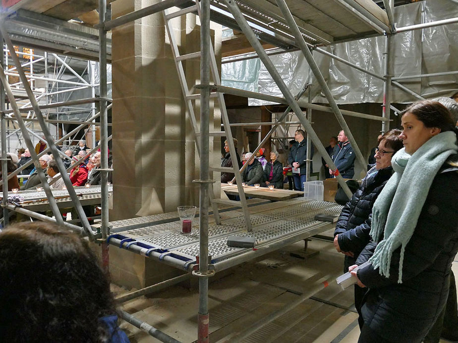 Heilige Messe auf der Baustelle zum 4. Advent (Foto: Karl-Franz Thiede)